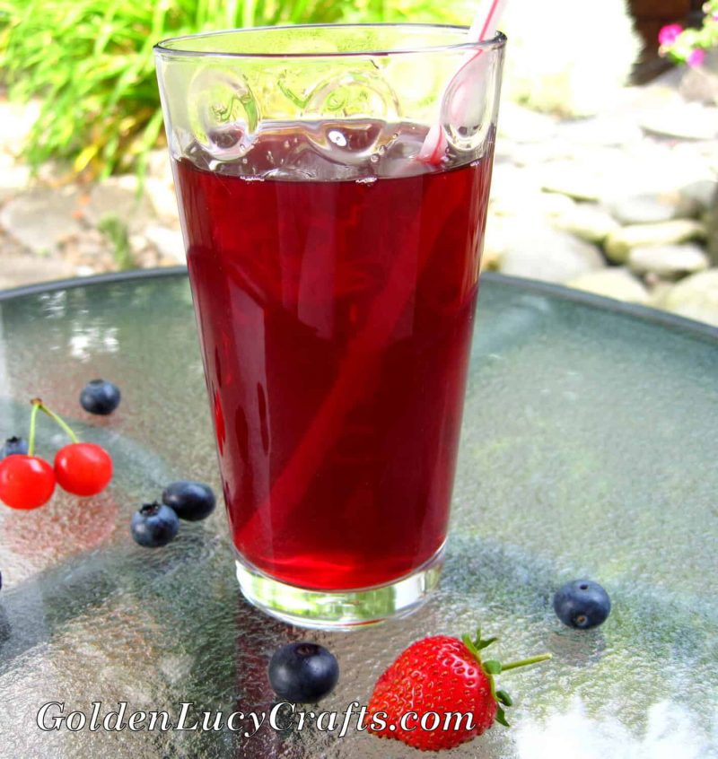 Homemade Berry Drink – Kompot