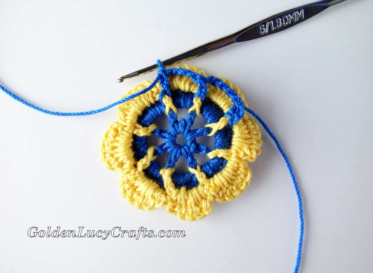 How to crochet Irish rose - round 5.