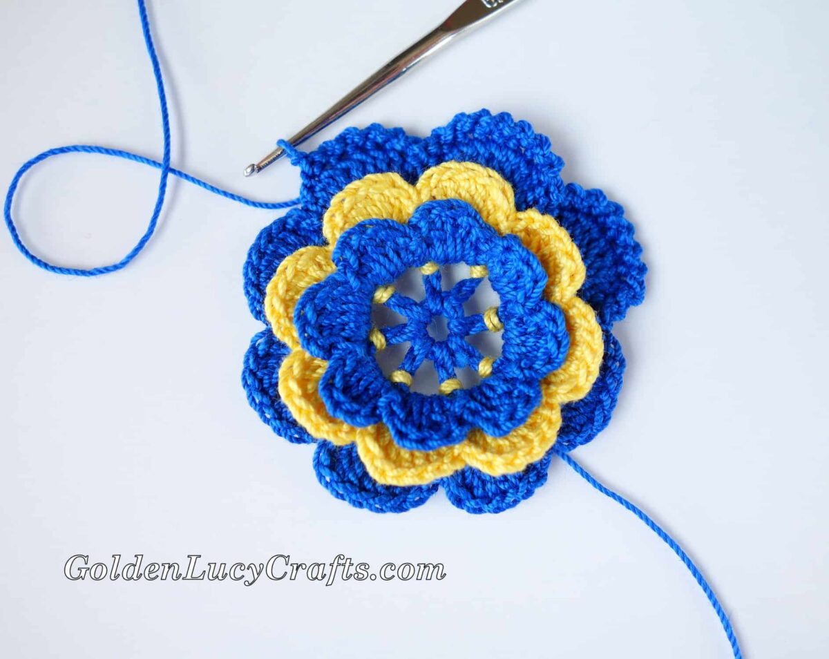 How to crochet Irish rose - making the edge.