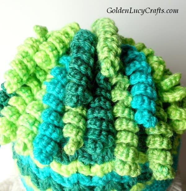Crochet spiral top hat
