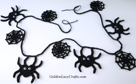 Crochet Halloween decoration idea, spider garland