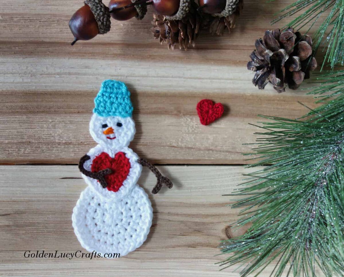 Crochet snowman applique.
