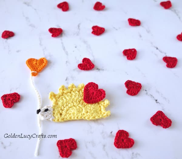 Crochet hedgehog, Valentine's Day Hedgehog, Valentine hedgehog, free crochet pattern