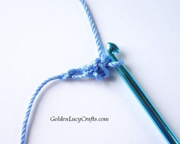 How to crochet Romanian cord photo and video tutorial, romanian corde, crochet cord, crochet ribbon