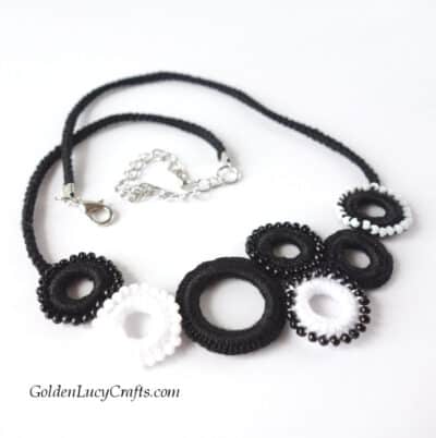 Crochet black and white ring necklace