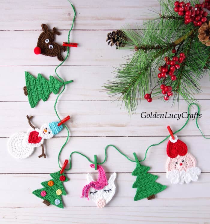 Crochet Christmas garland made from crocheted appliques.