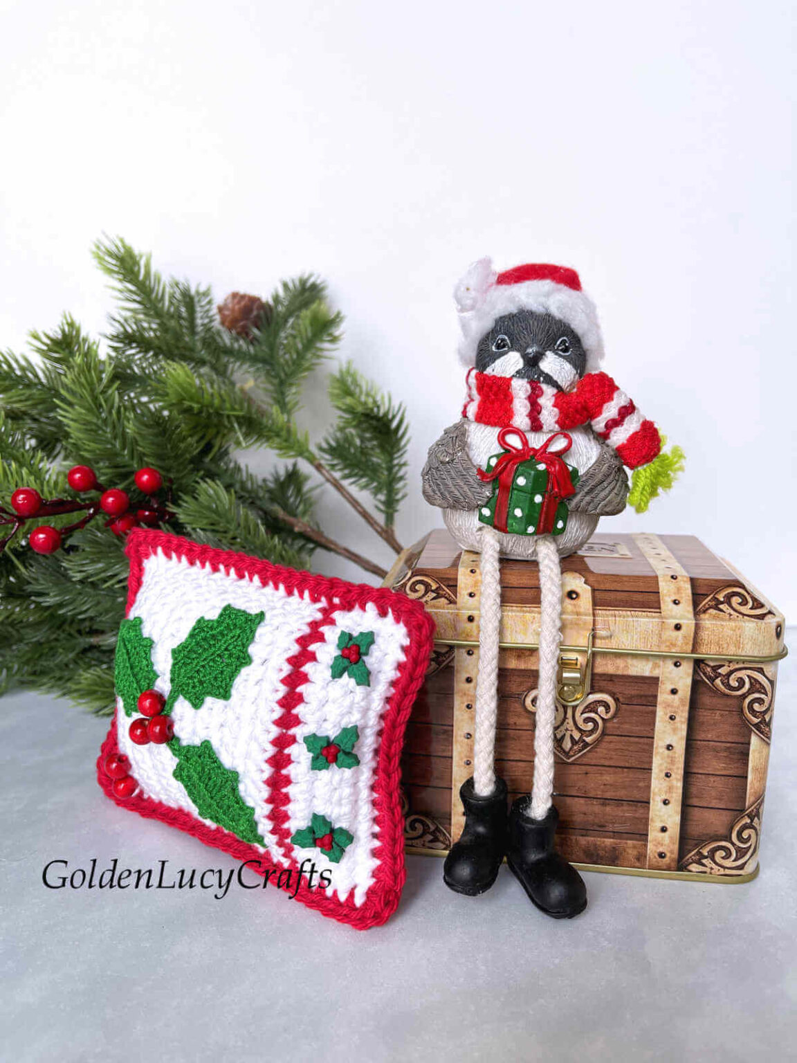 Mini Pillow, Free Crochet Pattern GoldenLucyCrafts