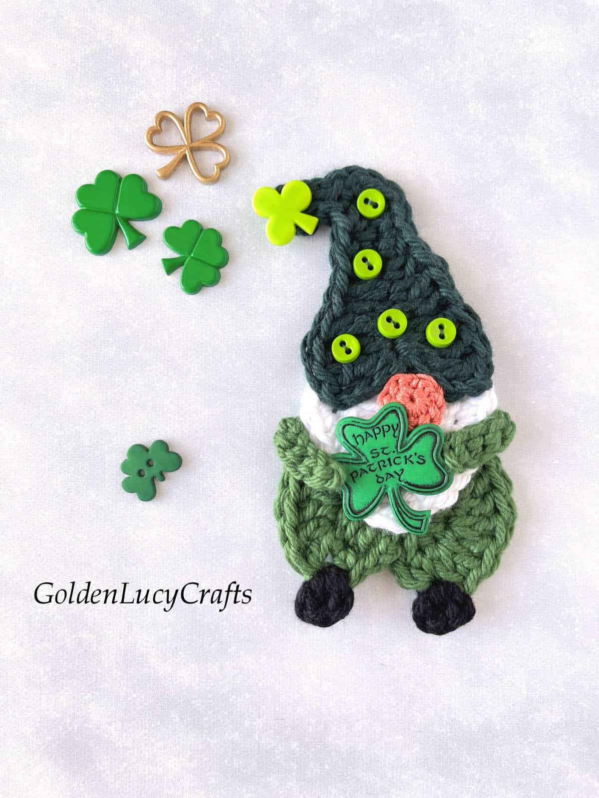 Crochet St Patrck's Day gnome applique.