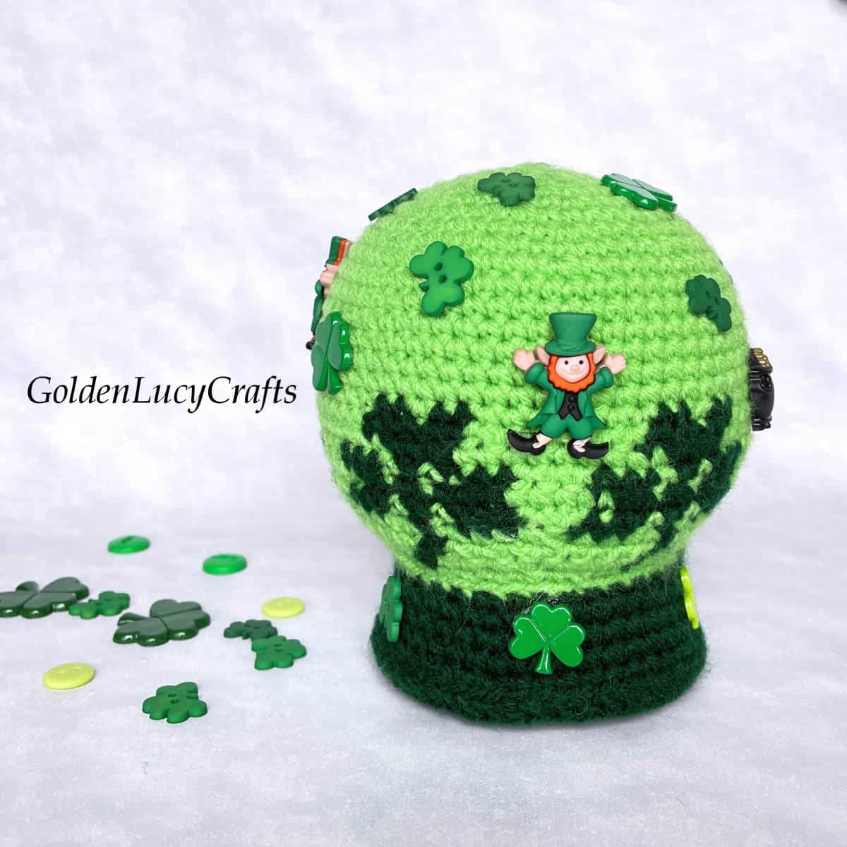St. Patrick's Day crochet snow globe amigurumi.