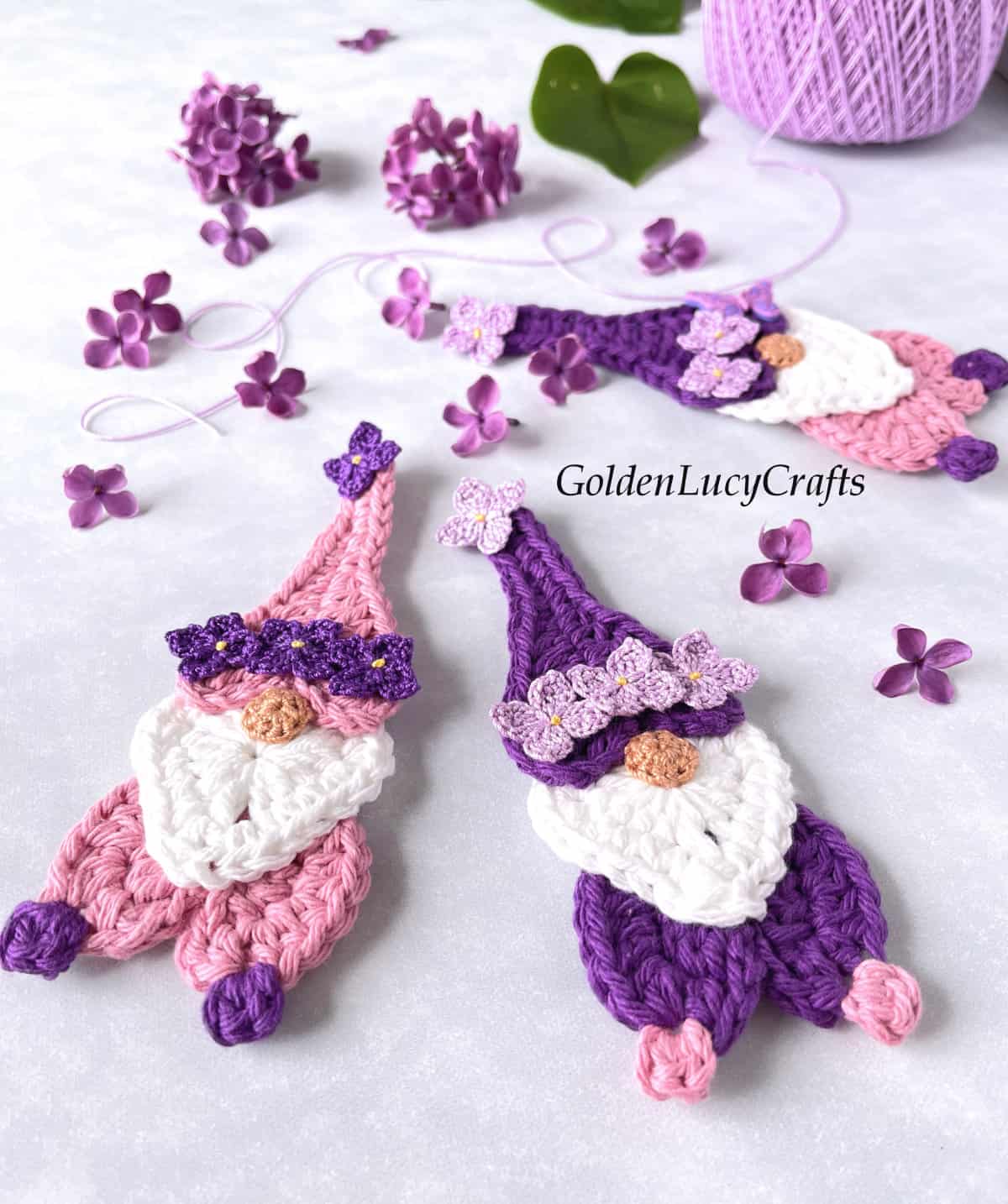 Crochet heart gnomes close up picture.