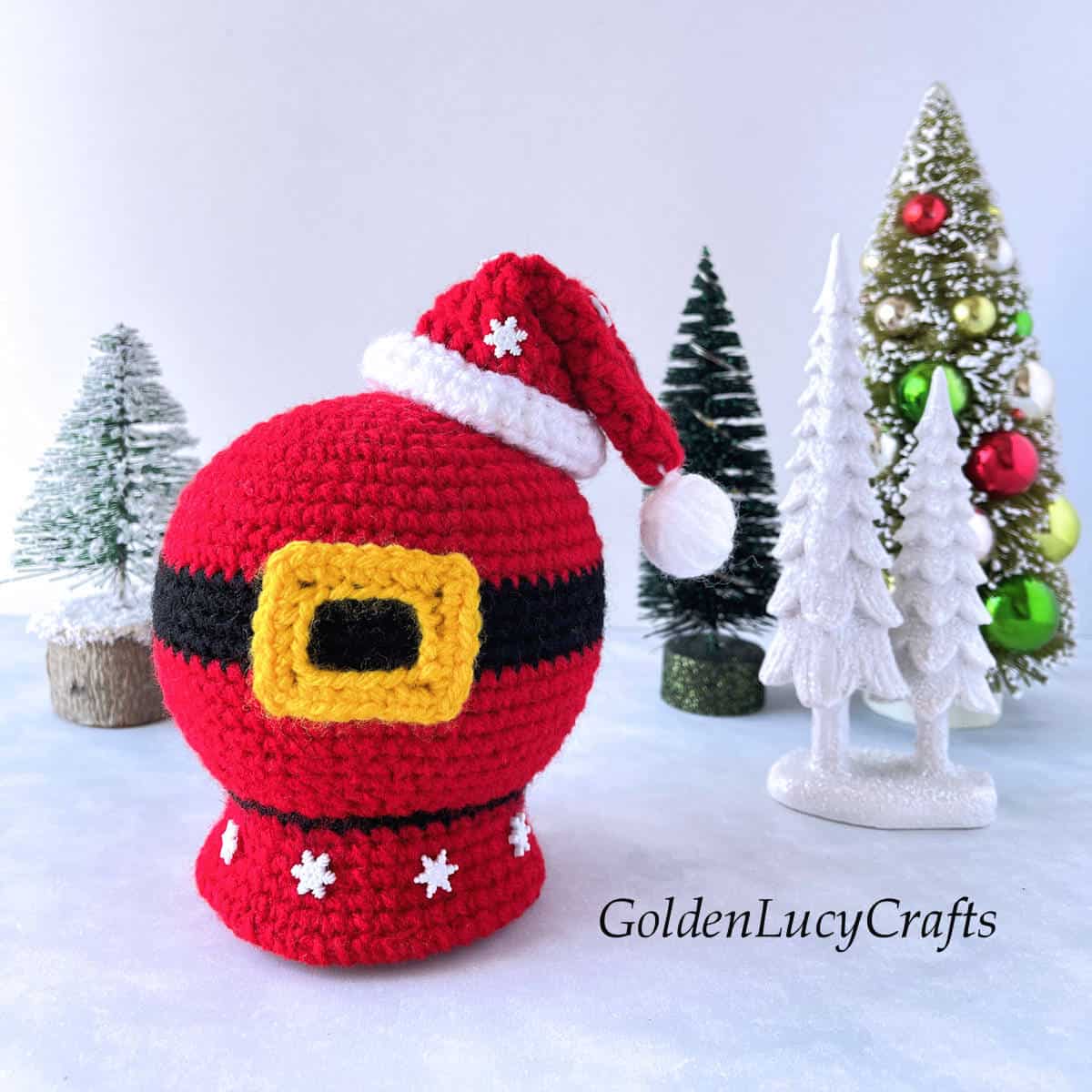 Crochet Christmas decor - Santa belly snow globe.
