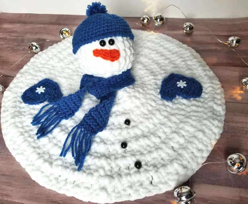 Crochet melting snowman.