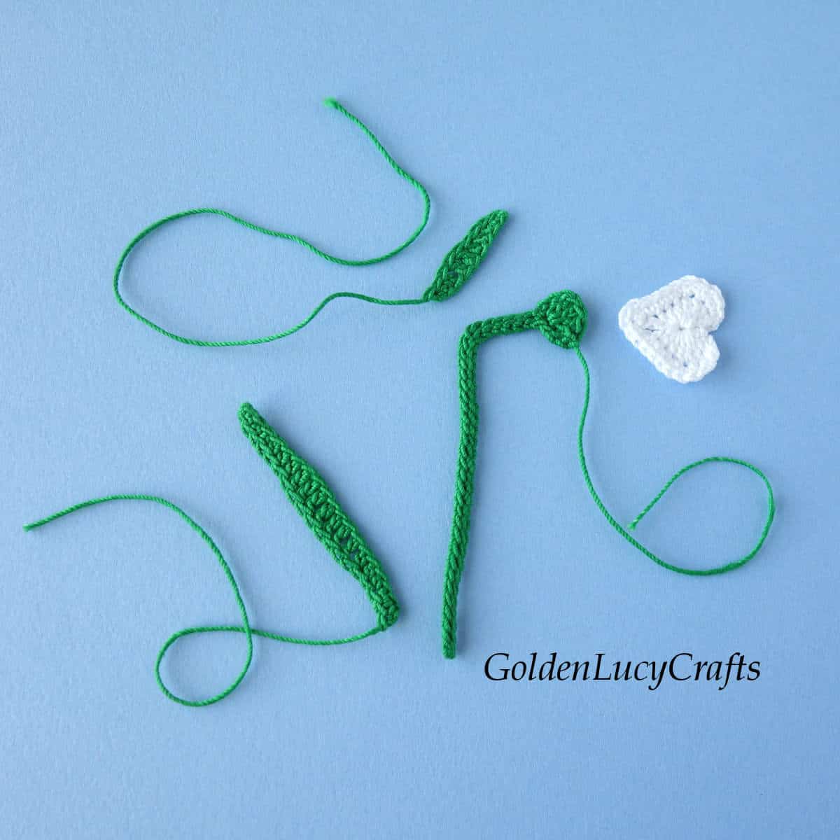 Parts of crocheted snowdrop applique.