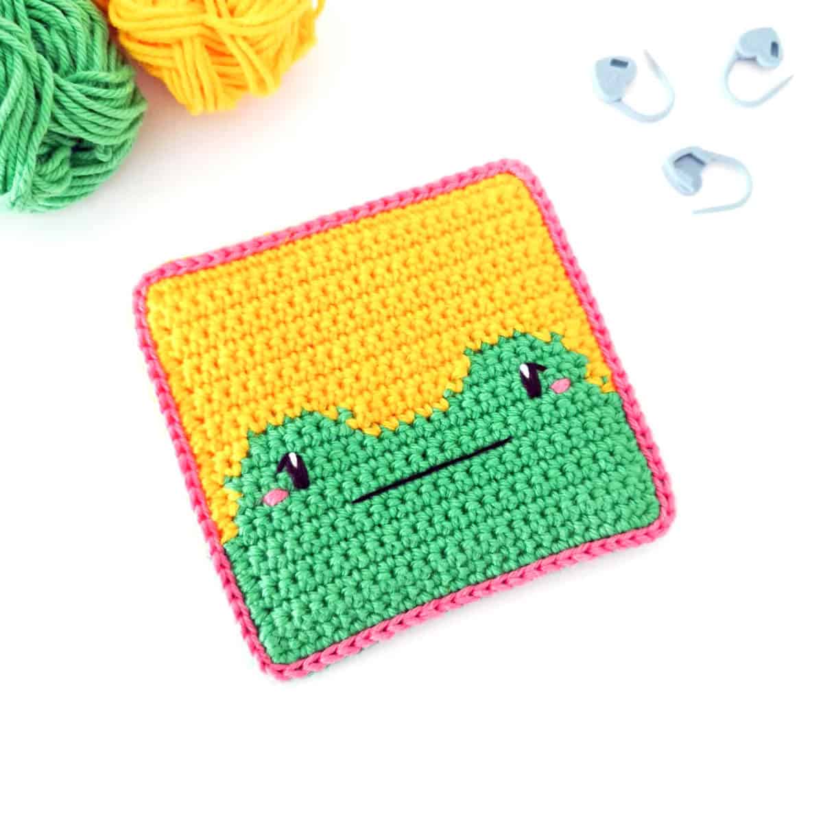 Crochet frog square.