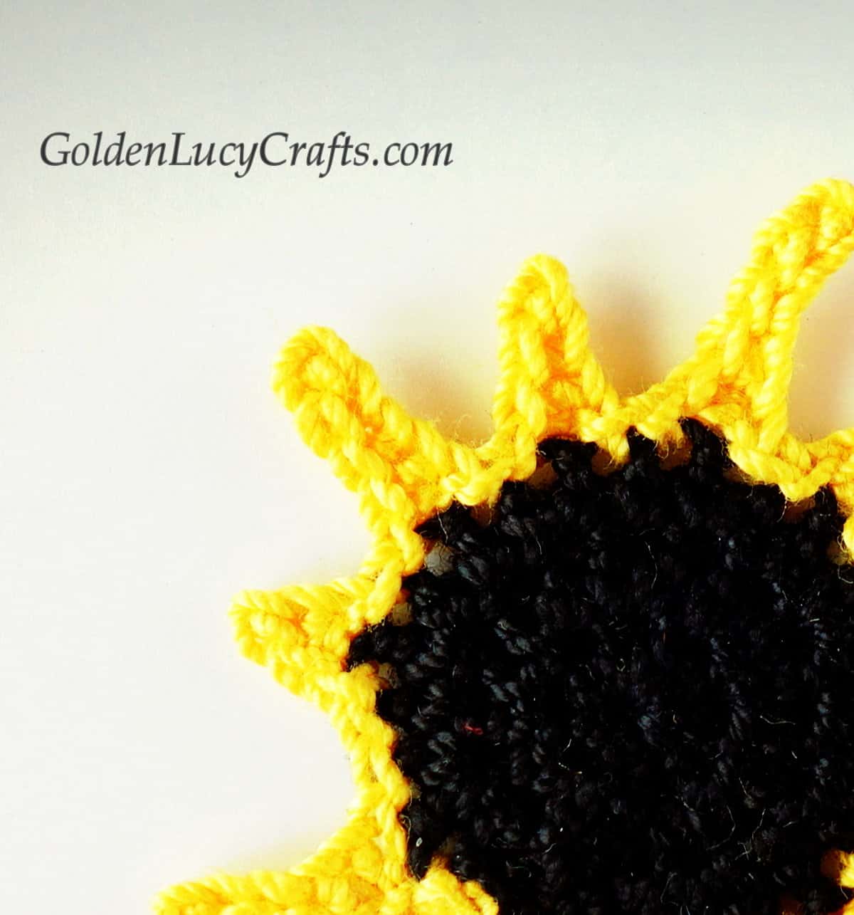 Crochet total solar eclipse applique close up picture.