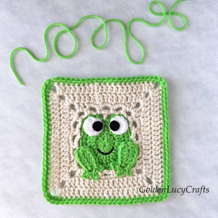 Crochet frog granny square.